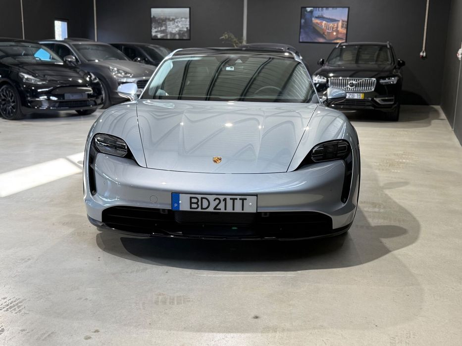 Porsche Taycan Cross Turismo 4
