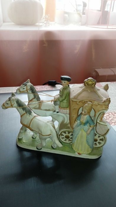 Старовинна статуетка