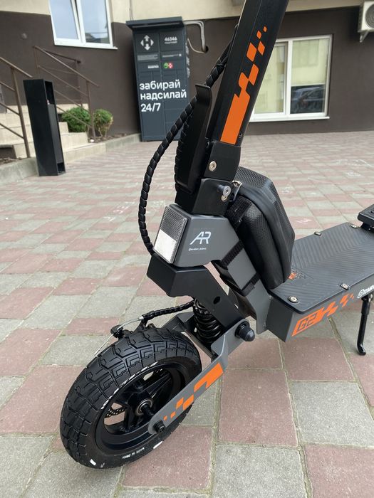 Продаю свій власний самокат KuKirin G2 2025