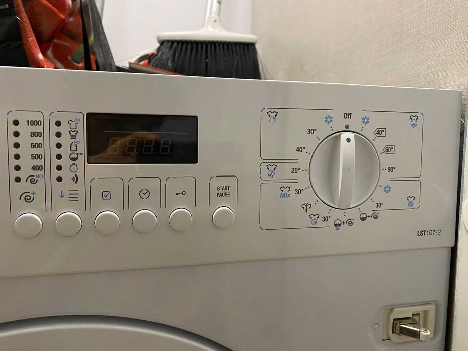 Máquina de Lavar Roupa de Encastre Smeg LST107-2 Branca 7 KG