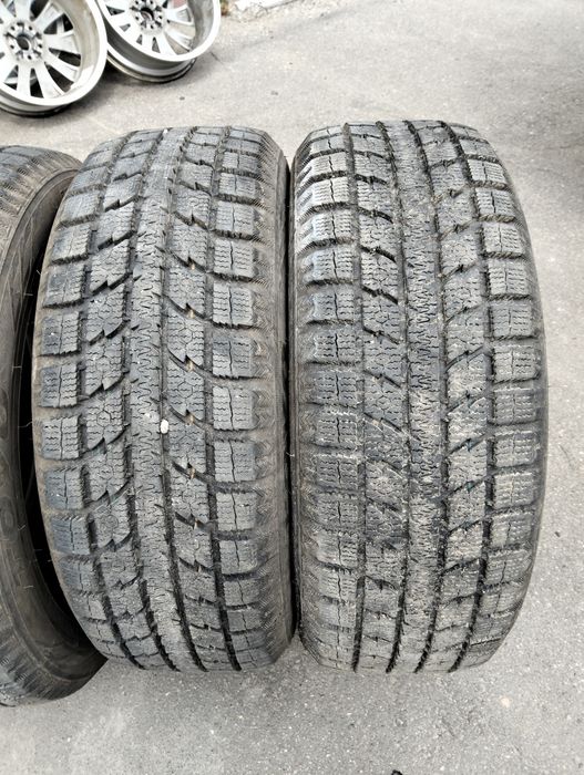Продам зимние шины Toyo Observe GSI-5 215/55 R18" W+S   4 штуки