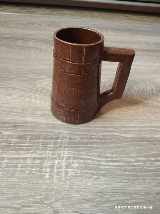 Глиняний бокал для пива, з логотипом 1715 і Львівське