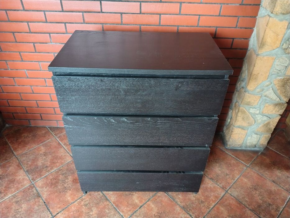 Czarna szafka Ikea