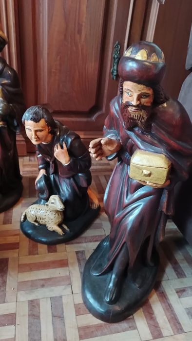 Presépio em madeira e menino Jesus em Loiça