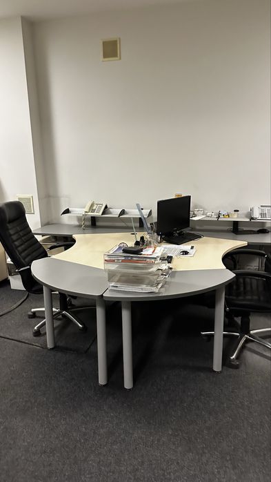 Распродажа офисной мебели Тумбы шкафы комоды стеллажи полки стулья