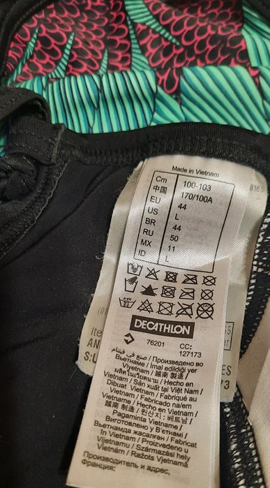 Суцільний чорний купальник з відкритою спиною від olaian decathlon