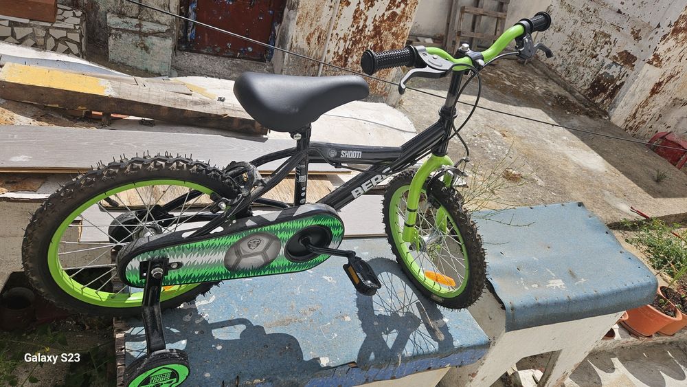 Bicicleta com rodinhas laterais (Prir Velho)