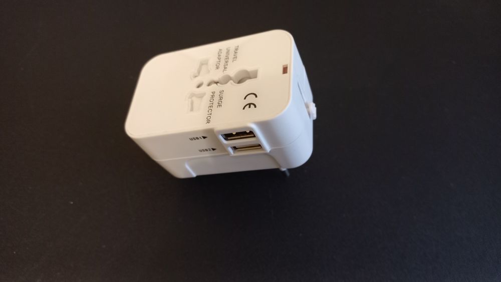 Adapter podróżny  turustyczna przejściówka zasilania
