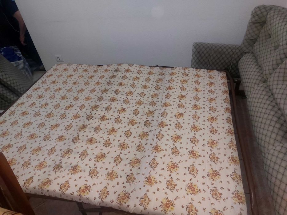 Sofá-cama verde seco ótimo estado