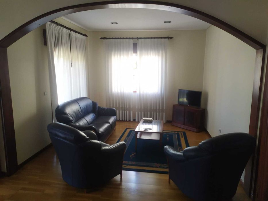 Alugo fantástico andar moradia T3 solarengo e com tudo incluído