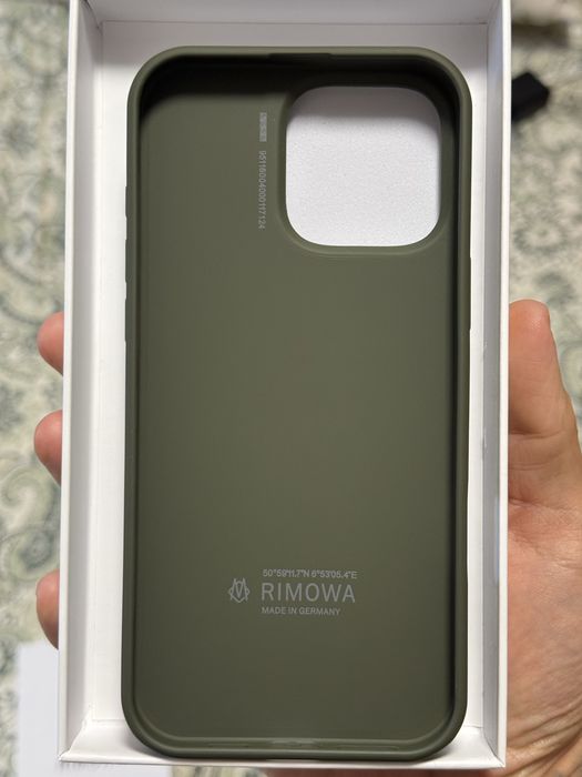 Capa Rimowa iPhone 16 pro max