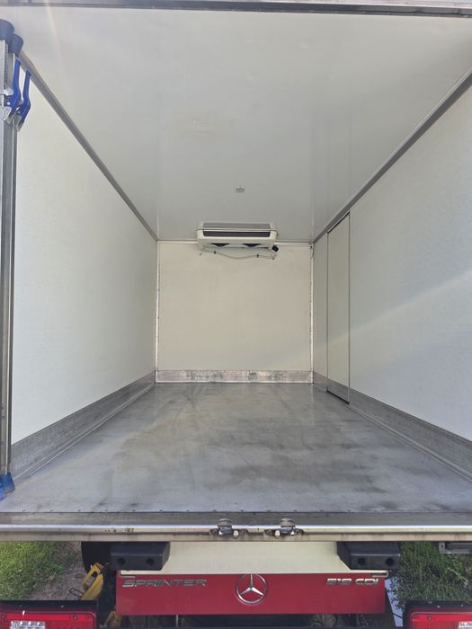 Mercedes Sprinter 519 V6 automat izoterma Thermo King