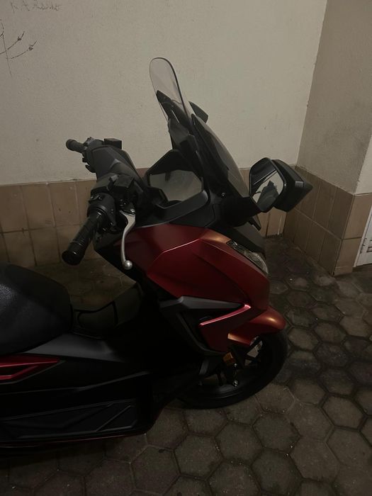 Honda Forza 125 – Vermelha – 2022 – Apenas 6.799 km – Como Nova