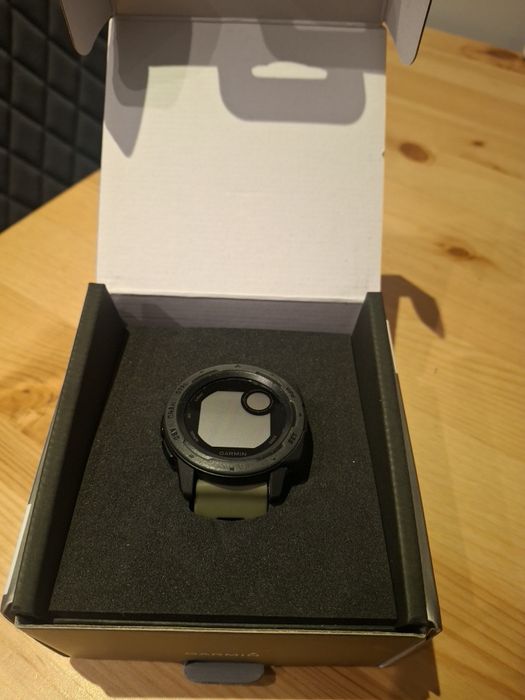 Garmin  Instinct