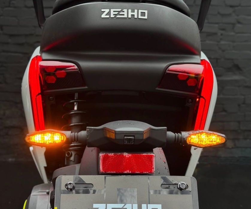 Електроскутер ZEEHO AE6+
