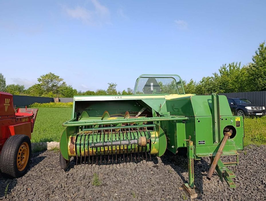 Продам прес підборщик, прес підбирач JOHN DEERE 332,  Джон дір 332