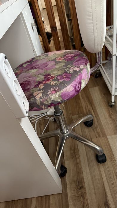 Стол для манікюру