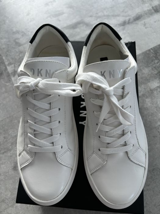 Buty damskie firmy DKNY