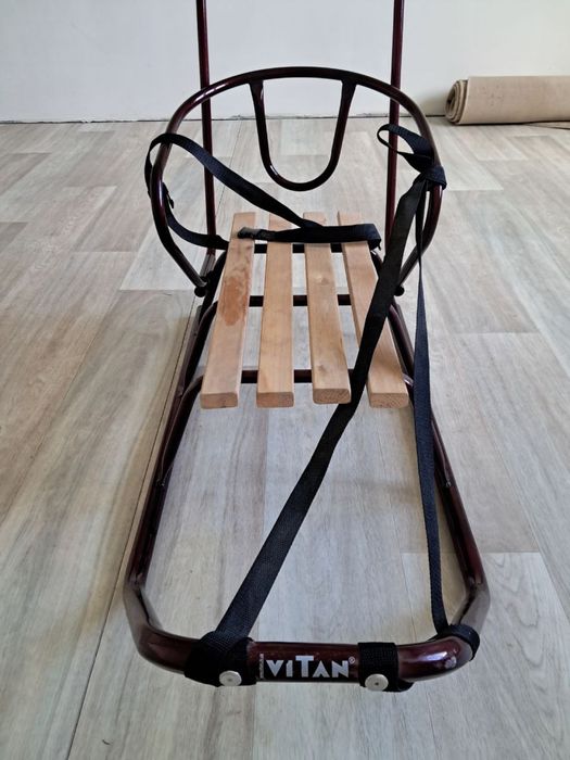 Санчата з ручкою