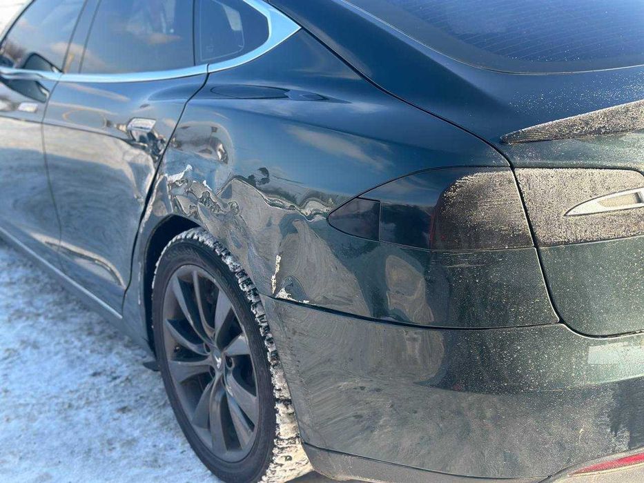 Tesla Model S  2014 85 kWh  Performance