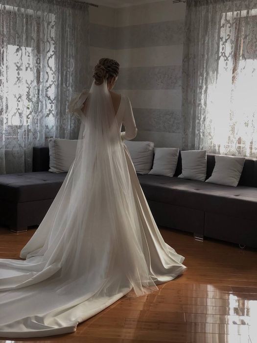 Весільна сукня  жіноча