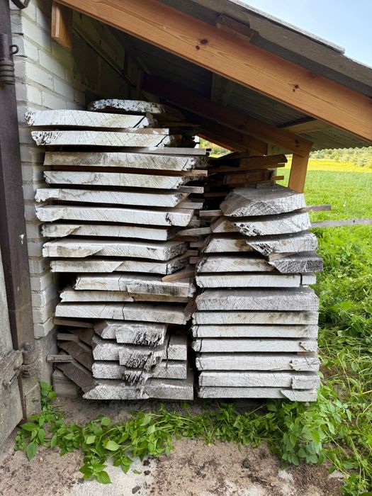 Deski dębowe 5–6 cm, sezonowane 3 lata, szerokie, ok. 3,3 m³