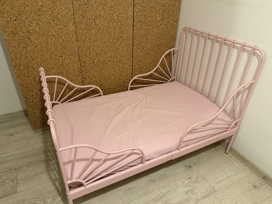 MINNEN  łóżko o regulowanej długości, dno lozka i materac  baldachim