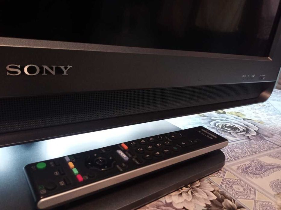 Tv 37 cale LCD SONY Bravia KDL-37U4000 stan idealny