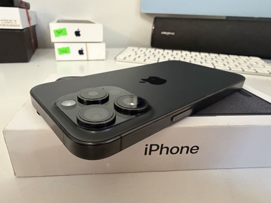 iPhone 15 Pro 128gb Titanium Black Bateria 93%