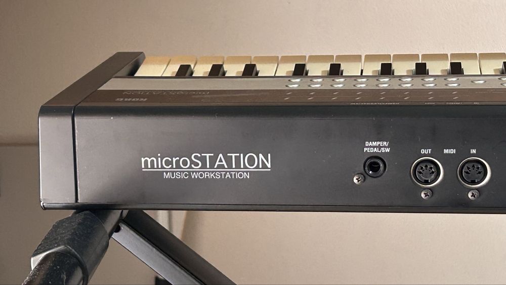 Teclado Korg Microstation