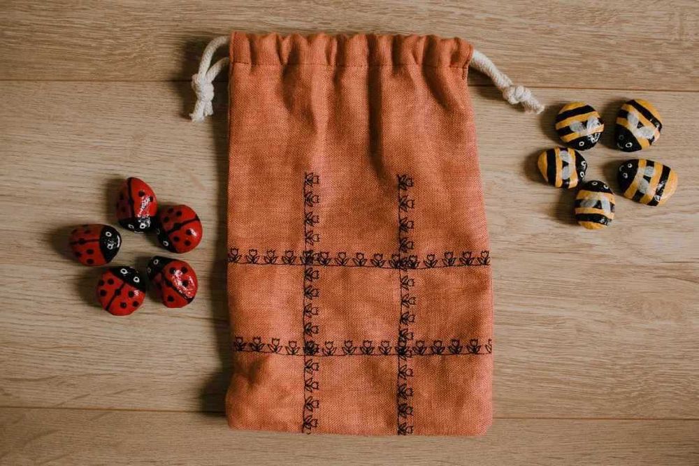 Gra  Owady  (na zasadzie kółko - krzyżyk)