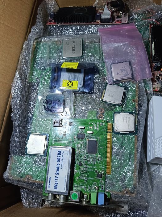 Лут-бокс с компьютерным железом(материнки, процы, озу, видеокарты)