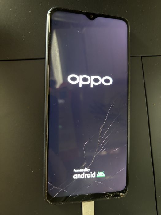 Telemóvel OPPO A17. Oferta capa protetora