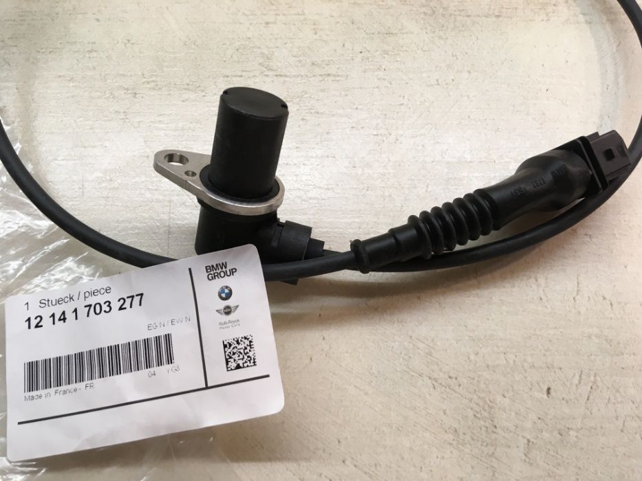 Импульсный датчик коленчатого вала 12141703277 (новый оригинал) М52