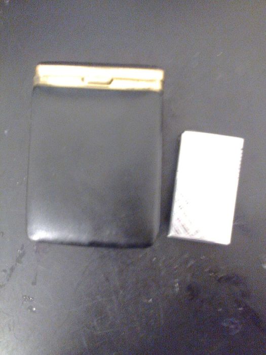 Cigarreira em pele preta + isqueiro