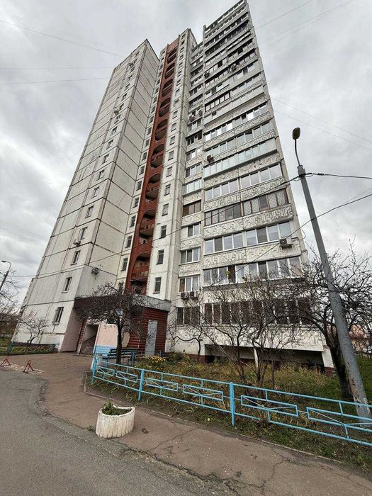 "Так, тут можна жити" - Закревського 5 а!