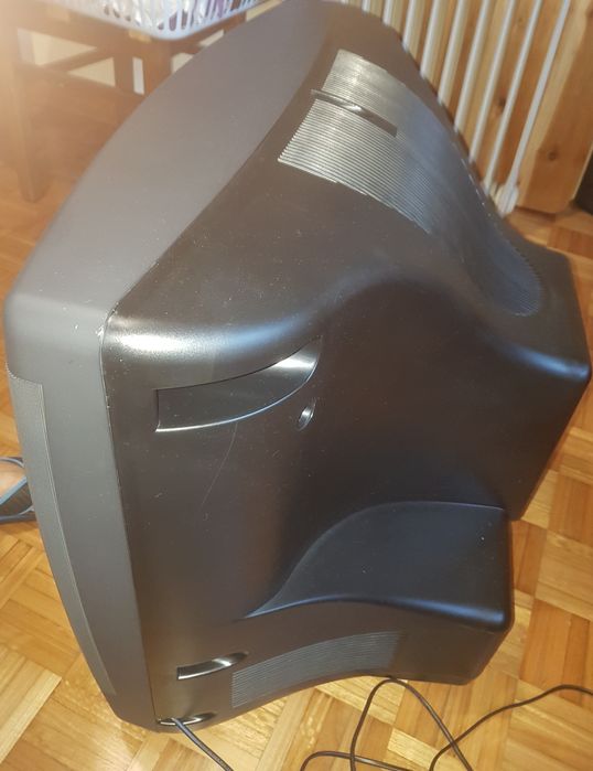 TV Samsung 70cm a funcionar