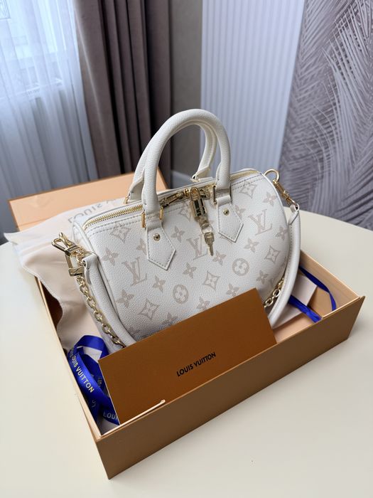 Сумка Louis Vuitton Speedy Bandouliere 25 Monogram