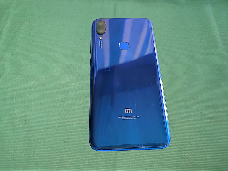 Xiaomi Mi Play 4/64Gb в хорошем состоянии (нужен ремонт)