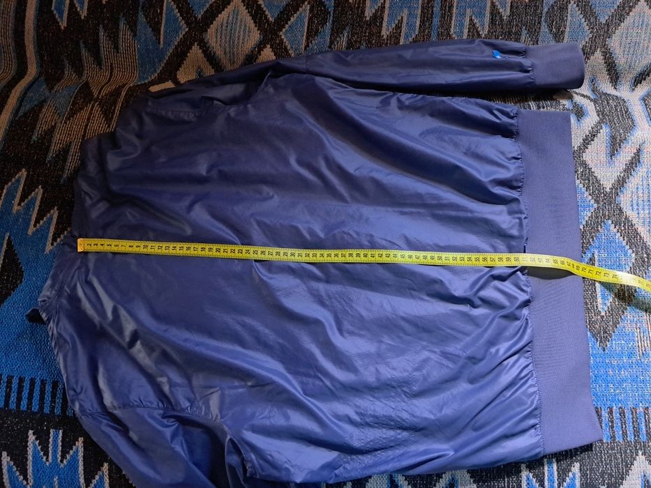 Вітровка підліткова, чоловіча