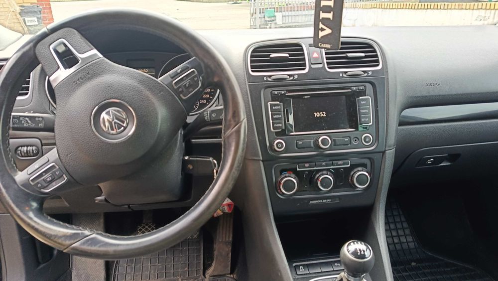 czarny golfik w dobrej cenie ,klima, 2,0tdi