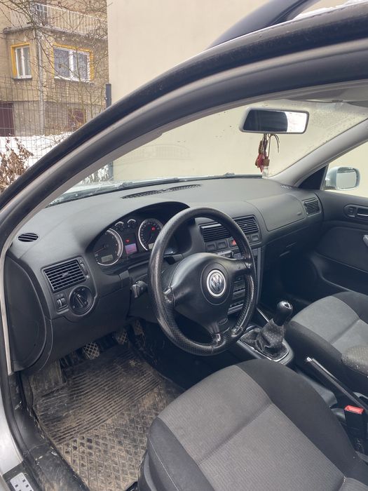 sprzedam volkswagen golf 2003 rok