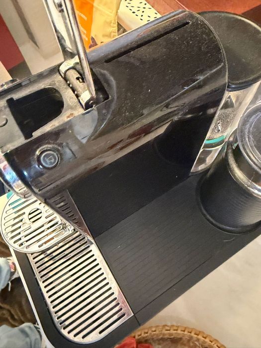 DeLonghi Nespresso Citiz & Milk