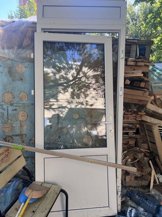 Двері пластикові
