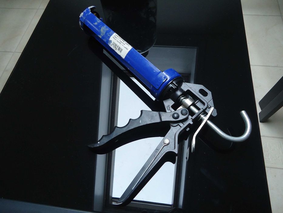 pistolet wyciskacz do silikonu metalowy solidny