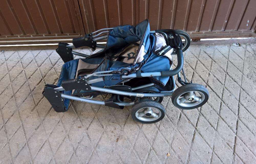 Stroller435389054217113604