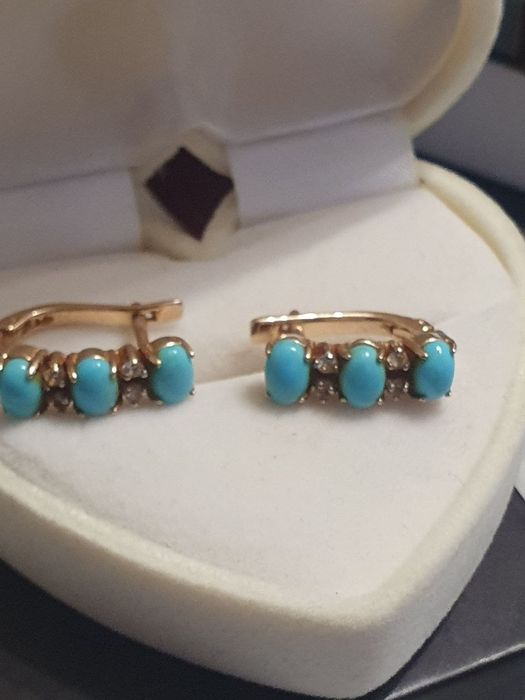 Золотые серьги с бирюзой