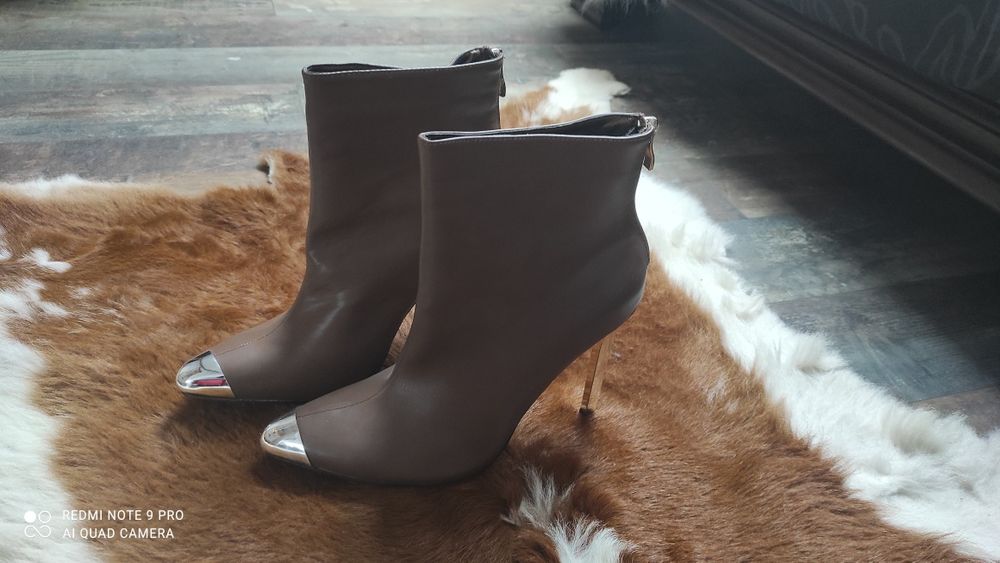 Botki na srebrnej szpilce roz. 38/39 Nowa kolekcja Reserved