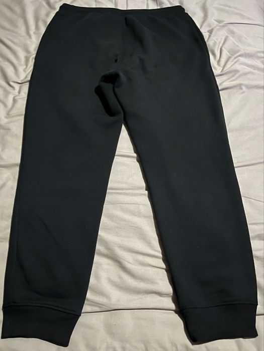 Vendo Calças Calvin Klein.