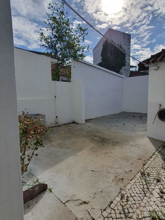 Andar de Moradia com garagem e quintal